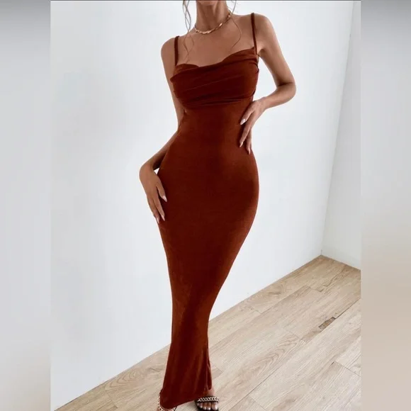 NWT Solid Tie Backless Ruched Dress - M L - Picture 3 of 4